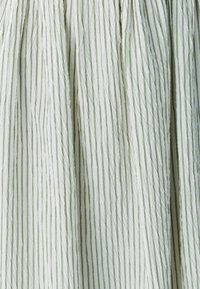 Dienas kleita - sage white stripe