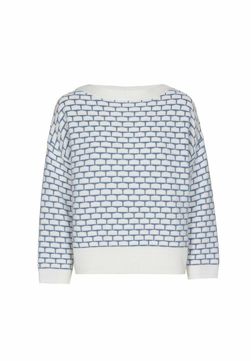 Weißer Strickpullover mit einem blauen Ziegelmuster, langen Ärmeln sowie gerippten Bündchen und Saum, von hinten gezeigt.