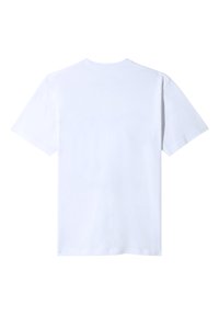 Camisa de T-shirt blanca de manga corta mostrada desde atrás con un escote redondo sobre un fondo blanco.