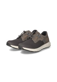 Graue Mesh-Sneaker mit Wildlederakzenten, ausgestattet mit einer leichten Sohle und elastischen Schnürsenkeln für einfaches Anziehen. Strukturiertes Obermaterial für Atmungsaktivität.