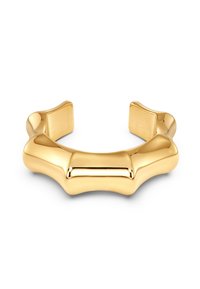 Armbånd i guldton med ett kurvat, segmenterat mönster. Slät, glänsande yta; öppna ändar för justerbar passform; minimalistisk stil.