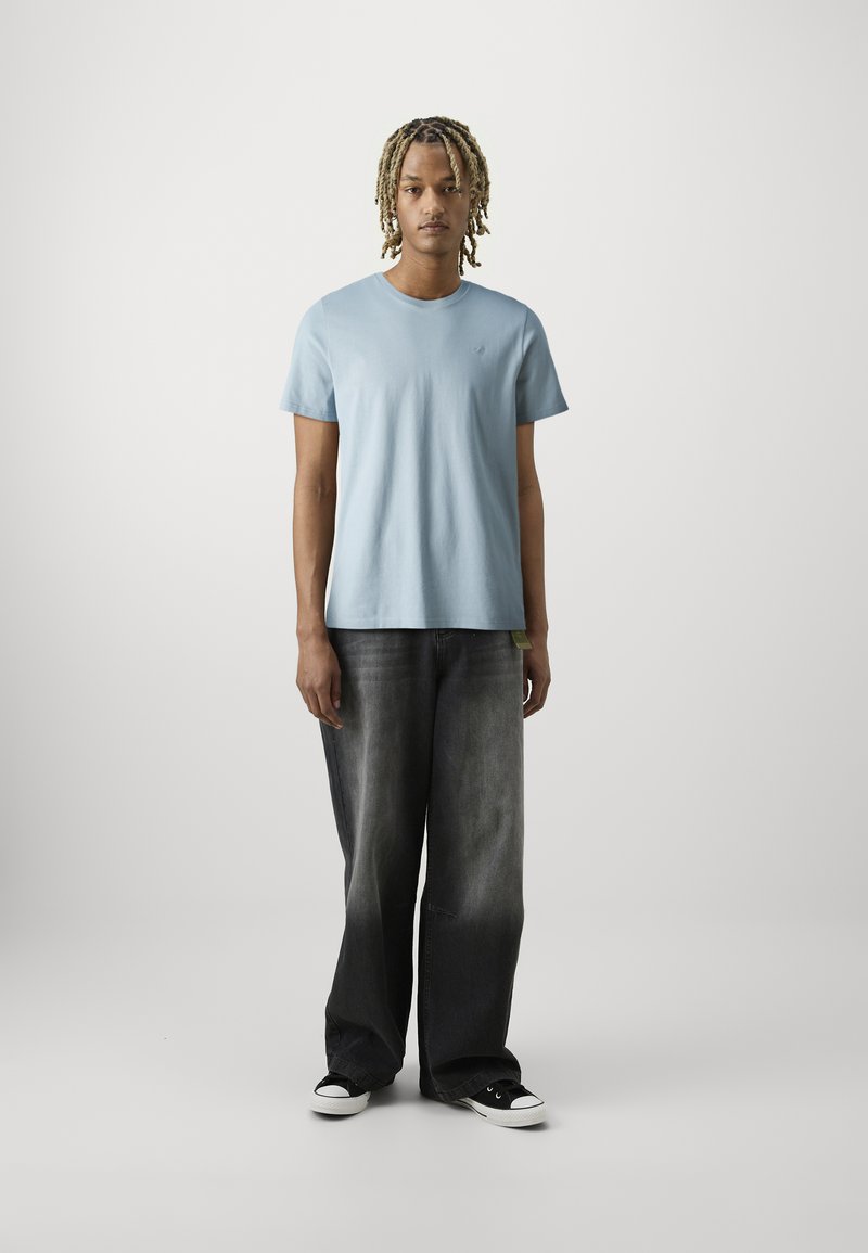 Hollister Co. ICON CREW 5 PACK - T-shirt - bas - brilliant white/arona/coastal fjord/navy/black