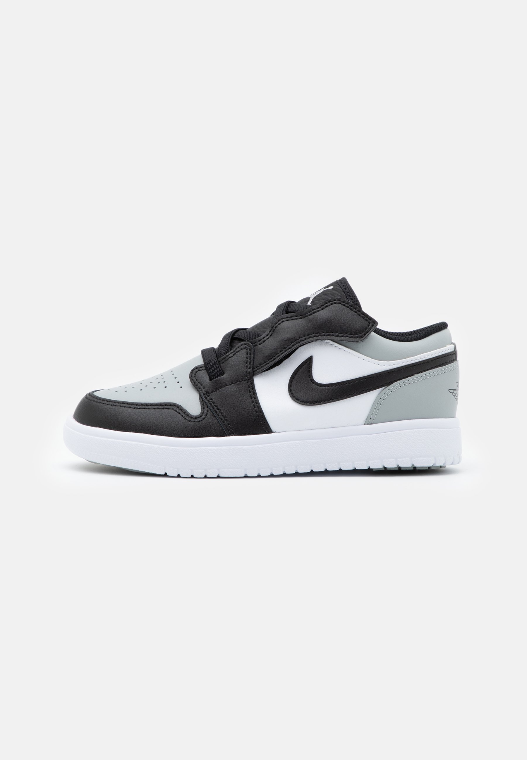 black nike trainers infant