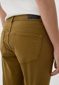 s.Oliver Slim fit jeans - guacamole