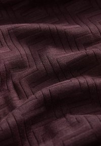 Next TEXTURE REGULAR FIT - Camiseta estampada - burgundy red