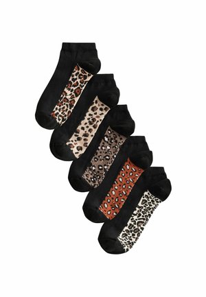 Set od pet crnih čarapa do gležnja s raznim uzorcima leoparda sa strane u nijansama smeđe, bež i rđave. Meka tekstura.