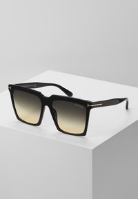 Occhiali Da Sole Tom Ford HANLEY FT 1034 – Farfalla, Nero Lucido/Grigio Scuro Ombreggiati, Lenti PC, Donna - Foto 2