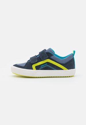 ALONISSO - Sneakers laag - navy/lime