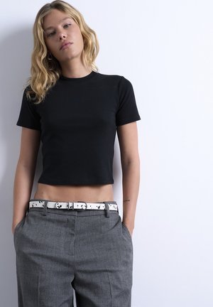 EVERYDAY CROP - Tricou basic - black