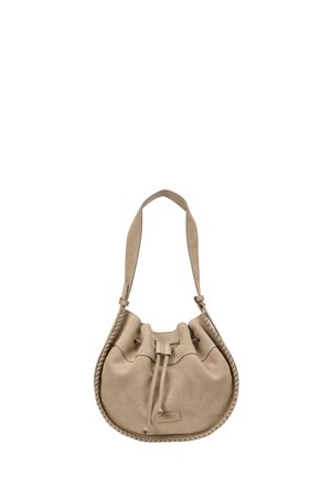 Sac seau beige en daim avec bandoulière réglable et fermeture à cordon, présentant des bords cousus et une forme douce et arrondie.
