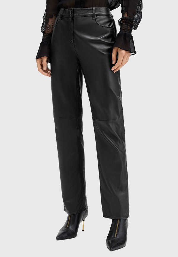 SAIGE LEA  - Leather trousers