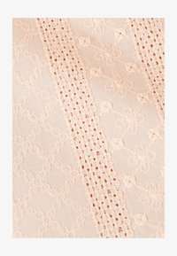 Non sélectionné, Peach