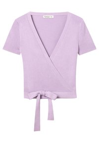 lila ribbad kortärmad svep-top med V-ringning och framknutning med rosett.