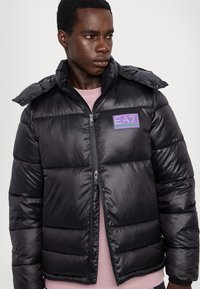 EA7 Emporio Armani GIUBBOTTO - Zimska jakna - black