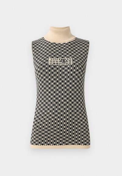 Ärmlös polotröja i svart och beige, med ett geometriskt mönster och en central logopatch. Stickad textur med ribbat krage.