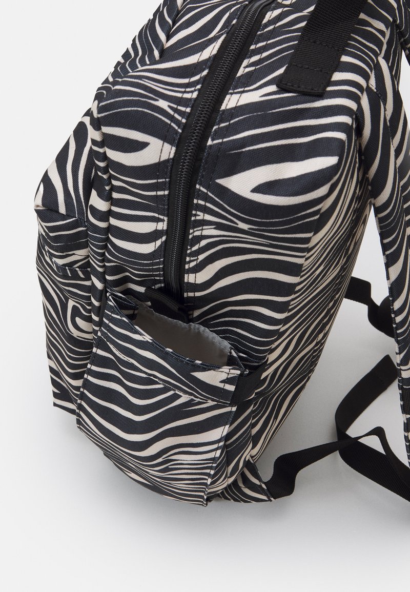 Damen Handtaschen | Levi's® WOMENS L PACK STANDARD ISSUE Tagesrucksack black/ecru/schwarz - AI72188 Damen Handtaschen | Levi's® WOMENS L PACK STANDARD ISSUE Tagesrucksack black/ecru/schwarz - AI72188