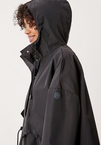 QS SAC À DOS INTÉGRÉ - Parka