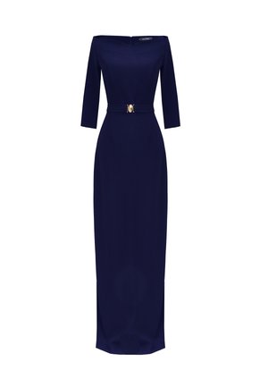 Granatowa sukienka bez ramiączek z rękawami do trzech ćwiartek, dopasowany krój, do kolan, z złotym paskiem w talii. Gładka tekstura materiału.