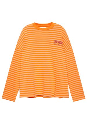 Oranje en lichtoranje horizontaal gestreept shirt met lange mouwen en de tekst "STWD Stay United" op de linkerborst.
