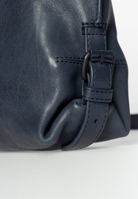 Aunts & Uncles MRS CHOCOLATE COOKIE - Umhängetasche - midnight blue