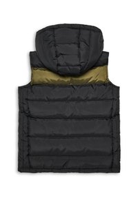 Gilet imbottito nero con una striscia verde oliva sulle spalle, dotato di cappuccio e texture trapuntata. Senza maniche né chiusure frontali.