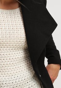 QS Strickpullover - off-white