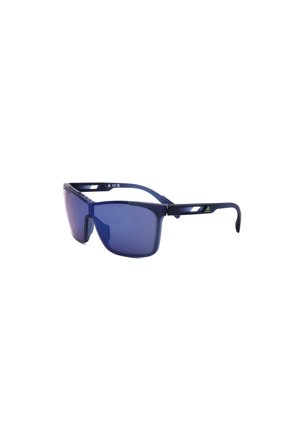 Occhiali da sole sportivi Adidas con lenti sfumate blu, lenti avvolgenti e aste dritte e curve su sfondo bianco.