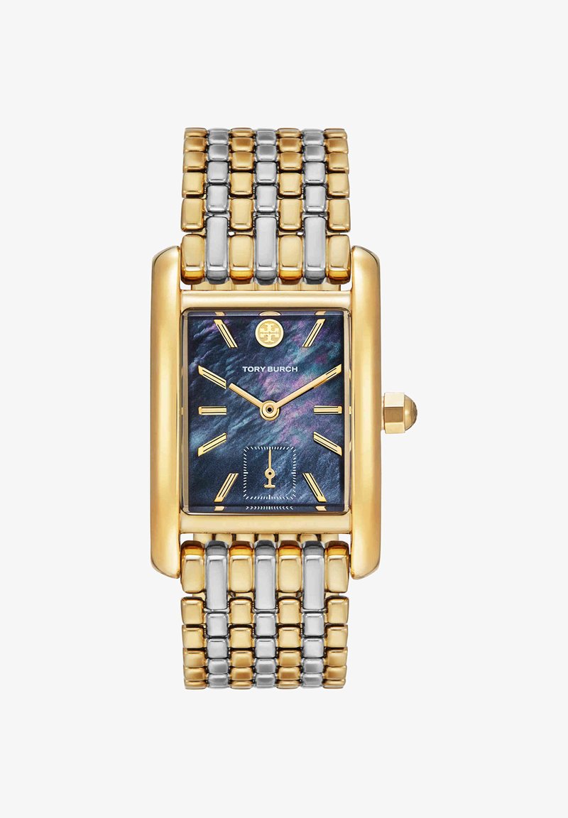 Montre rectangulaire Tory Burch avec bracelet à maillons en métal or et argent, cadran noir irisé, index dorés des heures, aiguilles et petit cadran des secondes.