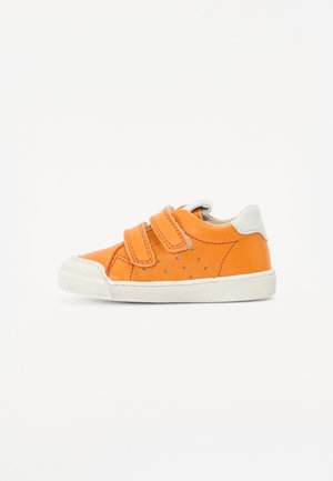 ROSARIO UNISEX - Baby shoes - orange
