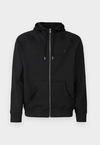 Vybráno, black pavement