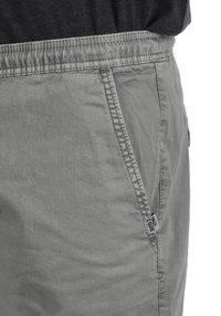 INDICODE JEANS IDABBEY - Kratke hlače - light grey