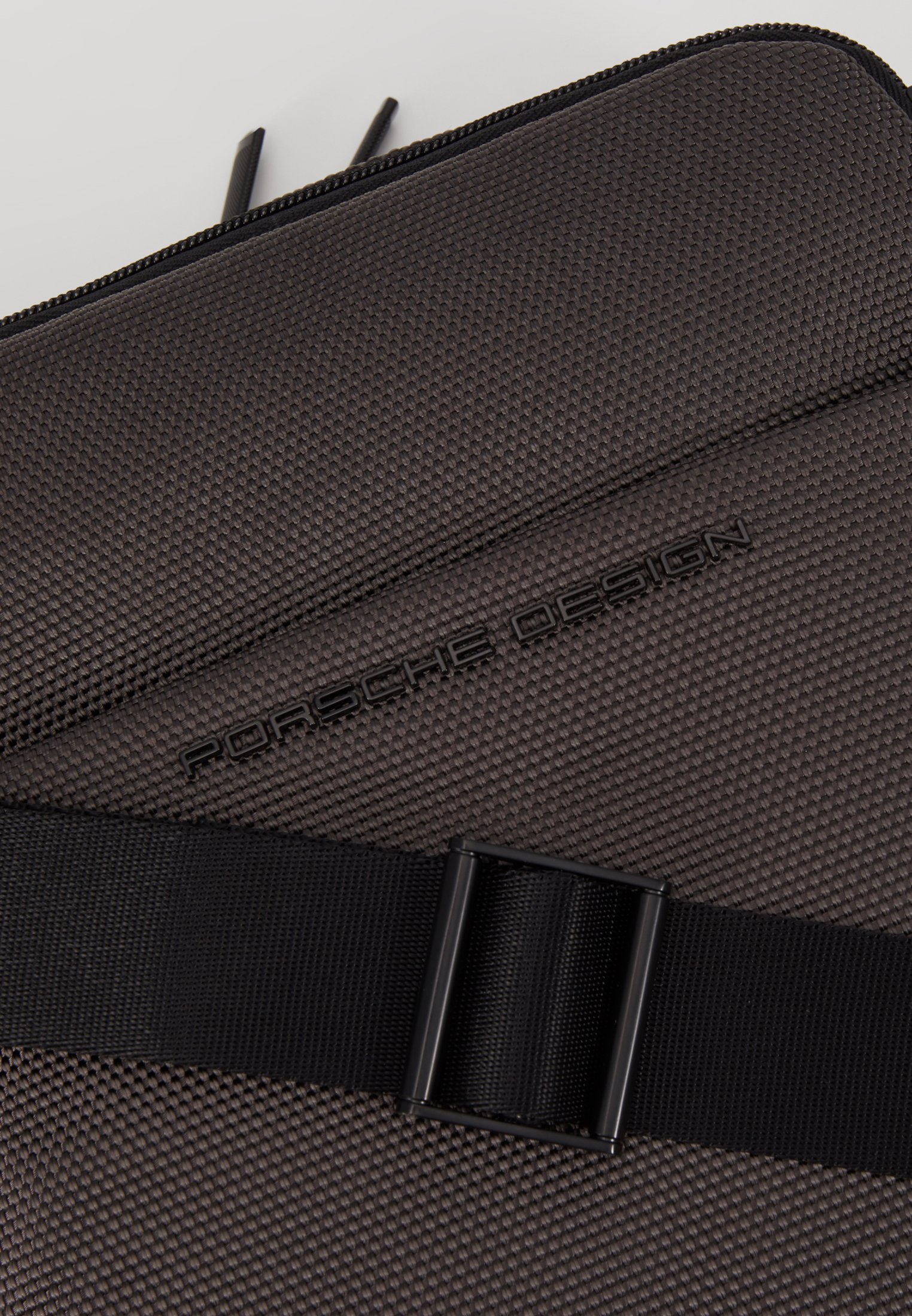 Porsche Design ROADSTER SHOULDERBAG Skulderveske grey Porsche Design ROADSTER SHOULDERBAG Skulderveske grey