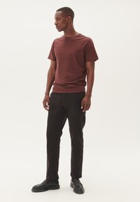 Matinique JERMALINK - Camiseta básica - bitter chocolate