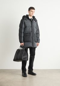 Tommy Jeans TWO TONE - Manteau en duvet - black