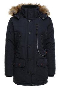 Parka d'hiver bleu marine avec capuche bordée de fourrure, fermeture à boutons, poche poitrine zippée, poches à rabat et manches longues.