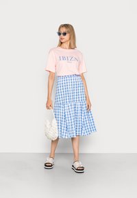 Monki T-shirt estampada - ibiza