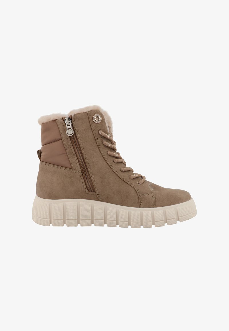 Bottine sneakers montante en daim marron avec une épaisse semelle blanche rainurée, fermeture éclair latérale, lacets à l'avant, cheville rembourrée et doublure en fausse fourrure visible au col.