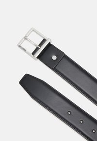Calvin Klein SLEEK SQUARE - Cintura - black smooth