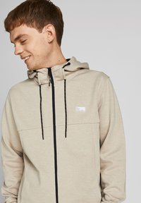Jack & Jones JCOAIR HOOD - Felpa con zip - oxford tan melange