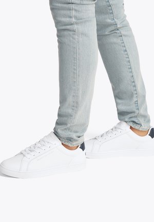 Tommy Hilfiger ESSENTIAL CUPSOLE - Baskets basses - white
