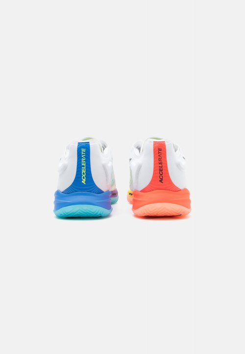 PUMA ACCELERATE NITRO SQD 4 GAME ON UNISEX - Trainers - white/glowing red/ultra blue — foto 3