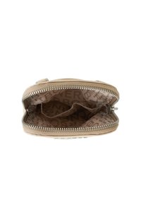 Thumbnail Image 3