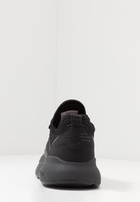 adidas Originals ZX - Sneakers - core black/pink