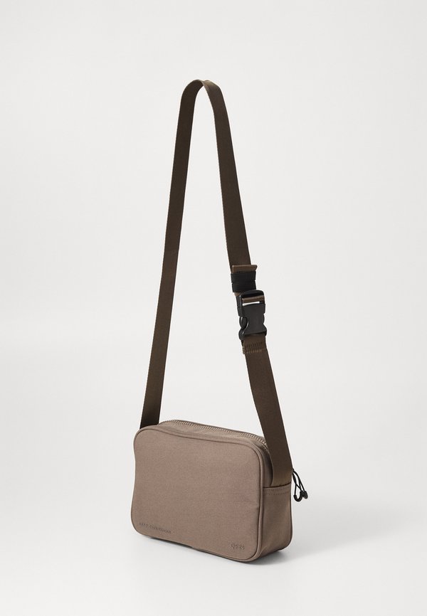 TECH CROSSBODY BAG UNISEX - Cross body bag - mocha4