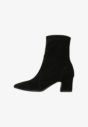 Wojas, BOTKI DAMSKIE - Bottines - black