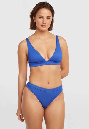 Bikini côtelé bleu avec un haut à décolleté en V profond et des larges bretelles, ainsi qu'un bas taille haute, tous deux avec une texture lisse et une coupe élastique.