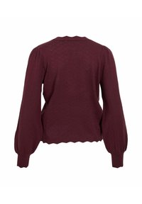 Suéter de punto burdeos con mangas largas abullonadas, dobladillo con forma de ondas y sutil patrón de chevrones, mostrado desde la parte de atrás.