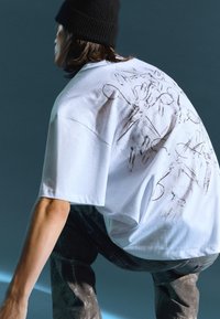 Bershka SHORT SLEEVE - T-shirt print - white