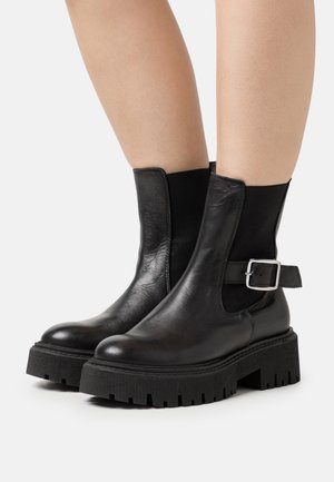 BIAGARBI  - Platform bokacsizmák - black
