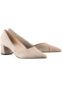 Beige Wildleder-Pumps mit spitzem Zehenbereich und Blockabsatz. Das Design zeichnet sich durch eine glatte Textur und minimale Akzente aus.